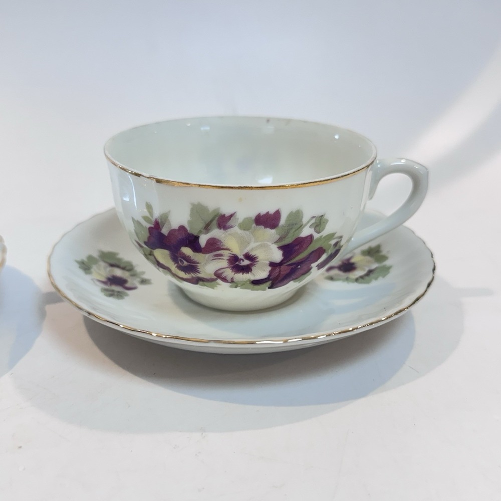Vintage Teacup & Saucer Set Pair of 2 Purple Pansy Floral w Gold Trim Japan - Picture 5 of 9
